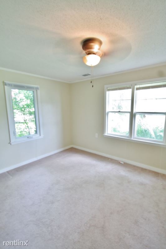 Building Photo - 4 br, 1 bath House - 300 21st Street SW