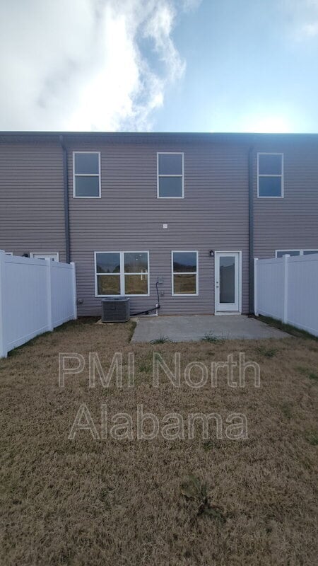 Building Photo - 7578 Discovery Pt Dr NW