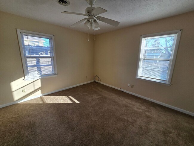 Building Photo - 6615 Keeler Dr