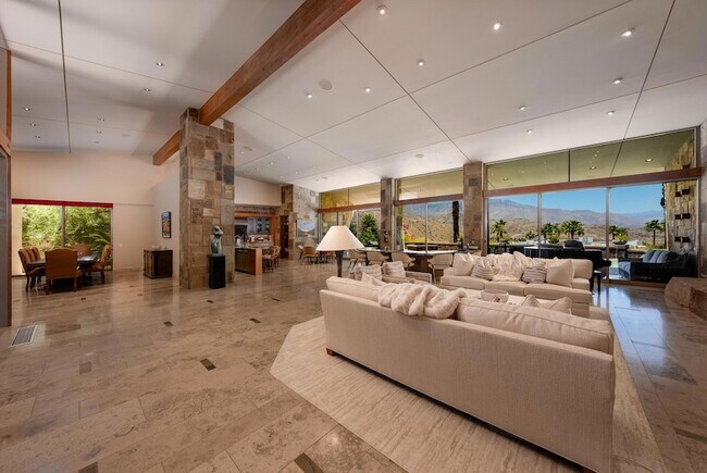 Building Photo - 9 Rockcrest