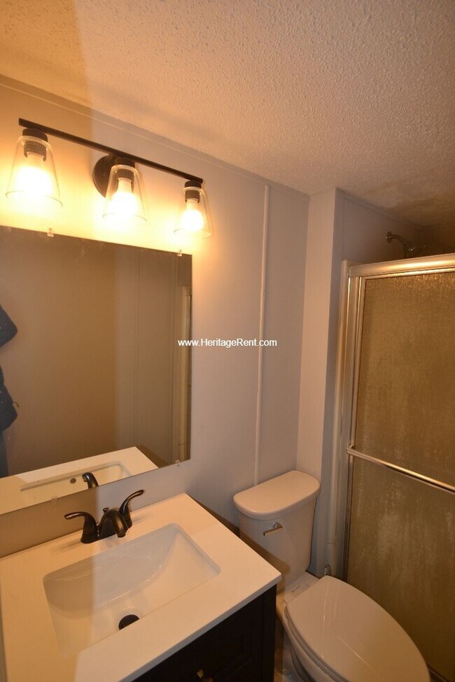 Building Photo - 11049-11051 Stephens