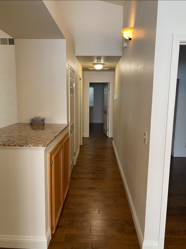 Building Photo - 8556 Brentwick Way