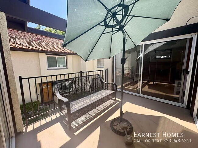 Building Photo - 5606 Las Virgenes Rd