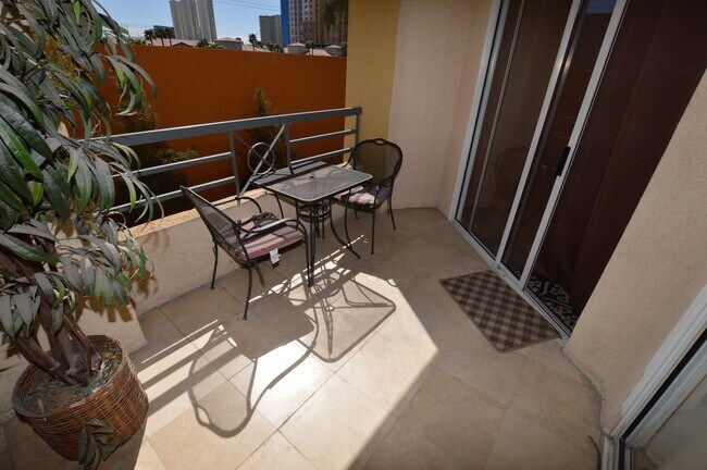 Building Photo - Meridian - Luxury 2 Bed | 2 Bath Condo