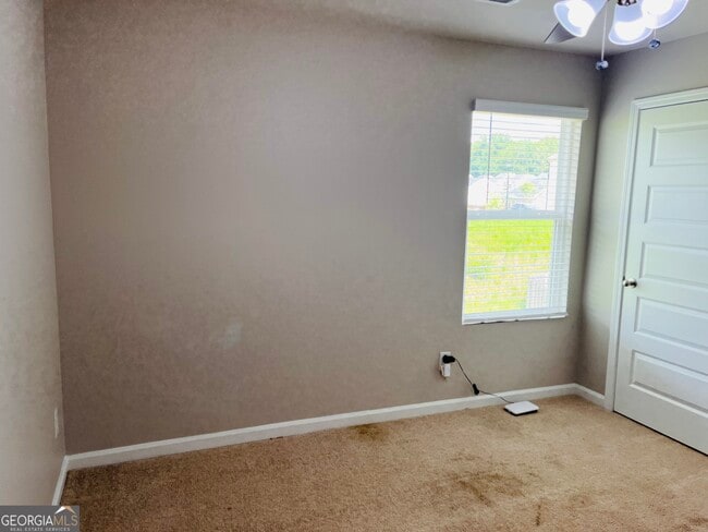 Building Photo - 19 White Spruce Wy
