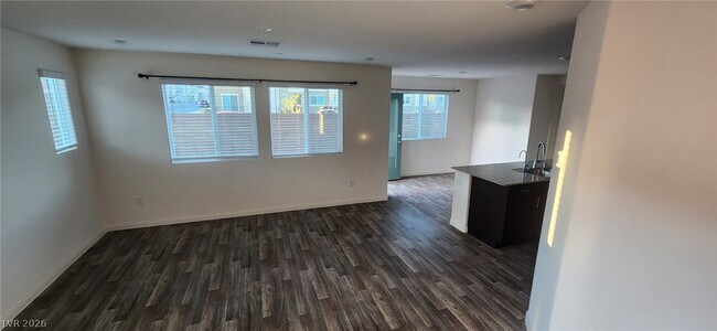 Building Photo - 2670 Bengal Tan Ave
