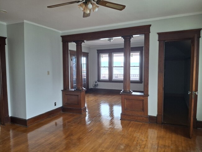Building Photo - 486 Wilson St