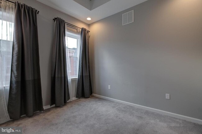 Building Photo - 16 N Bradford St