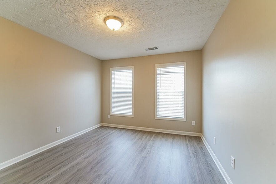 Building Photo - 2711 Denian Ct