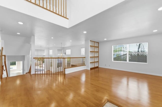 Building Photo - 2037 Wendover Ln