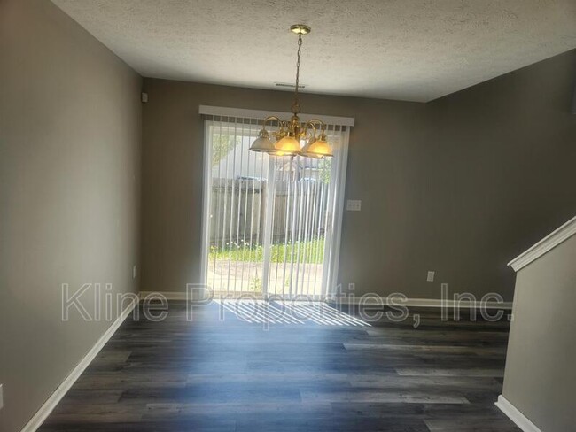 Building Photo - 5015 Clarkson Dr