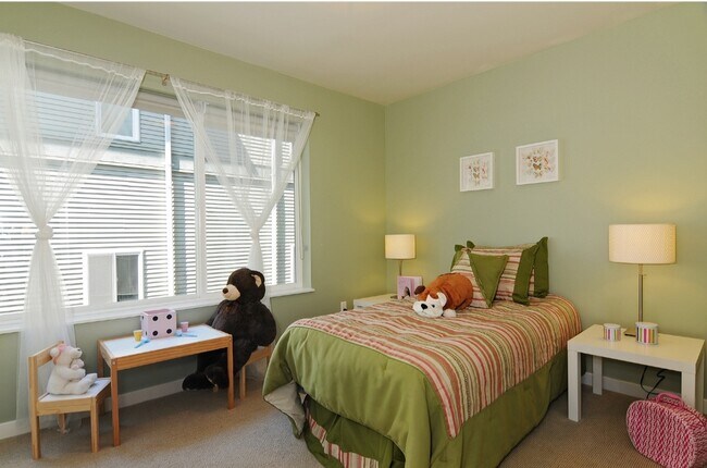 Building Photo - 4717 Phinney Avenue North