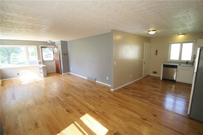 Building Photo - 45 Brighton Park
