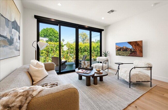 Building Photo - 3631 N 54th Ct