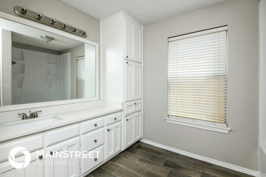 Building Photo - 6304 Woodcreek Trail