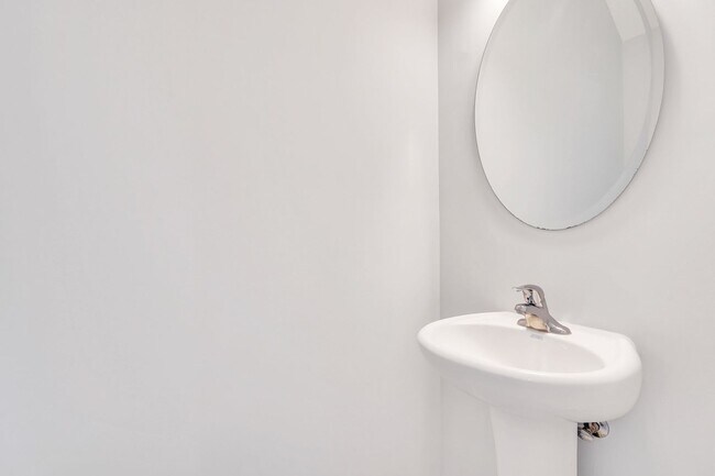 Building Photo - COMING EARLY JUNE 2026! (Pet Friendly)