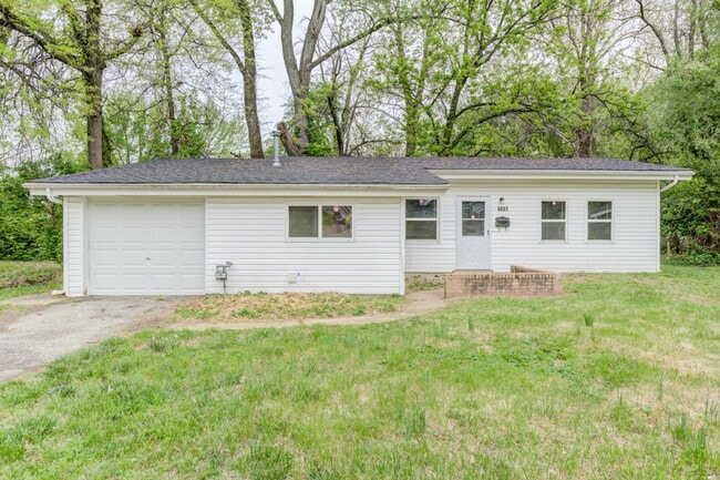 Building Photo - 6837 St Olaf Dr