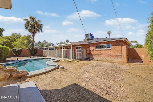 Building Photo - 5539 N 19th St