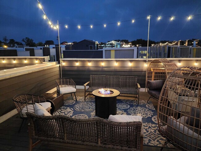 Building Photo - 1112 Harmony Way