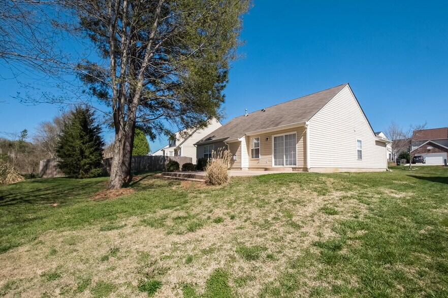 Building Photo - 3012 Deep Cove Dr NW