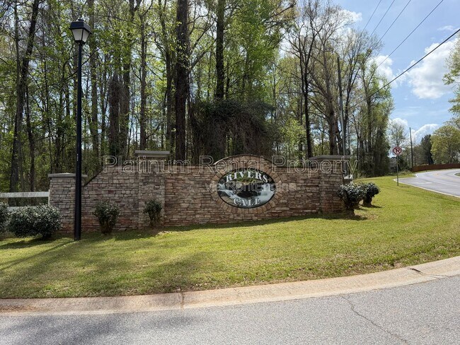 Building Photo - 105 Platte St