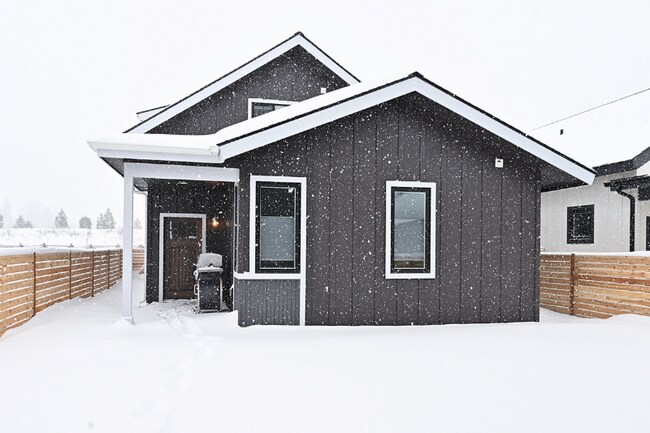 Building Photo - 180 Dustarr Ln