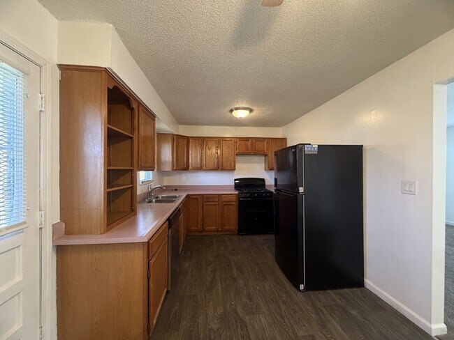 Building Photo - 1112 Olive St