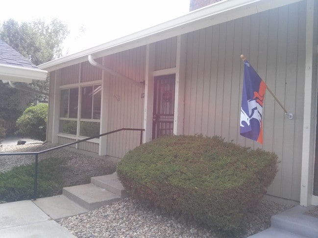 Building Photo - 6495 Happy Canyon Rd