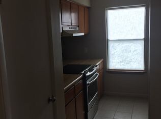 Building Photo - 2711B Redwood St
