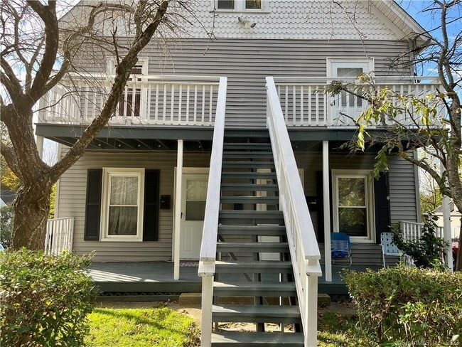 Building Photo - 113 Kneen St
