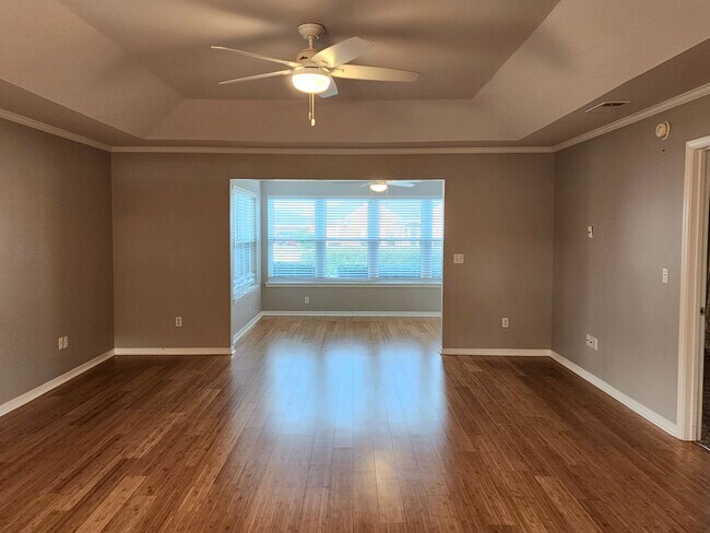 Building Photo - 2/2 Home in Lakeview Villas!