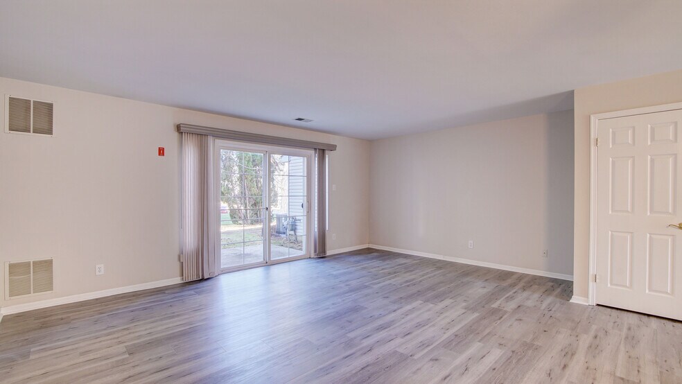 Building Photo - 27 Haverford Ct