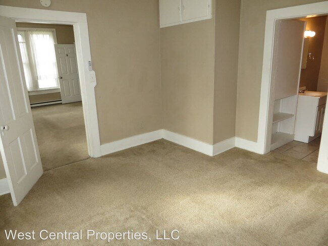 Building Photo - 710 W Packard Ave