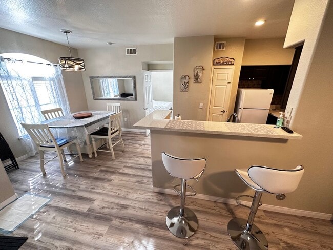 Building Photo - Fully Furnished 2 Bedroom 1 Story Condo