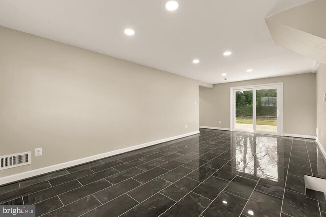 Building Photo - 8730 Ewing Dr