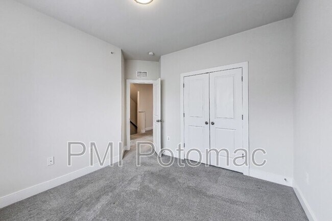Building Photo - 2547 Auden Dr