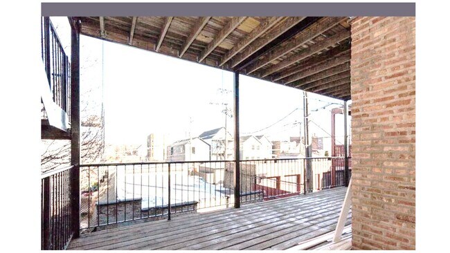 Building Photo - 2537 N California Ave