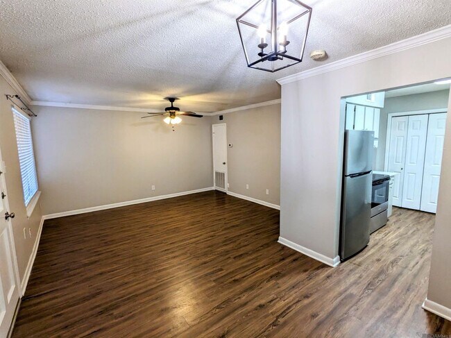 Building Photo - 1701 Lobdell Ave