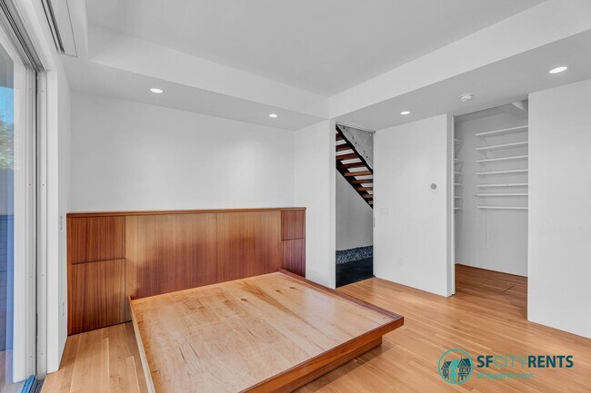 Building Photo - 262 Rutledge Street