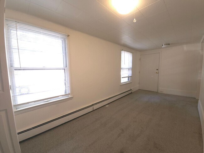 Building Photo - 2645-2647-2647 Pine St