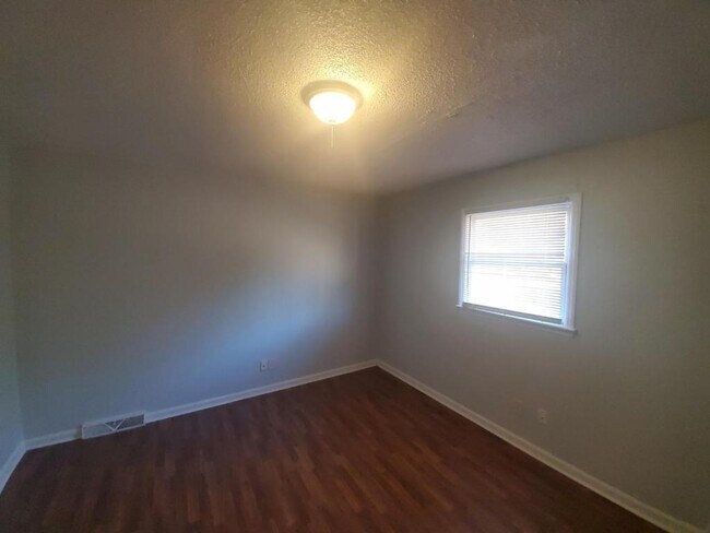 Building Photo - 1129 Conley St