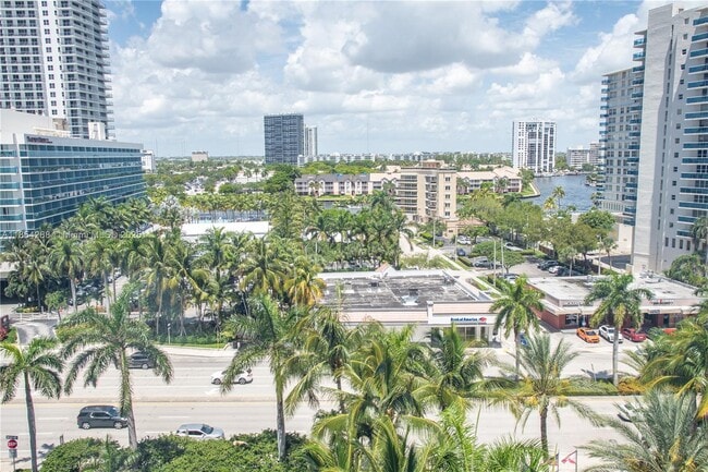 Building Photo - 3901 S Ocean Dr