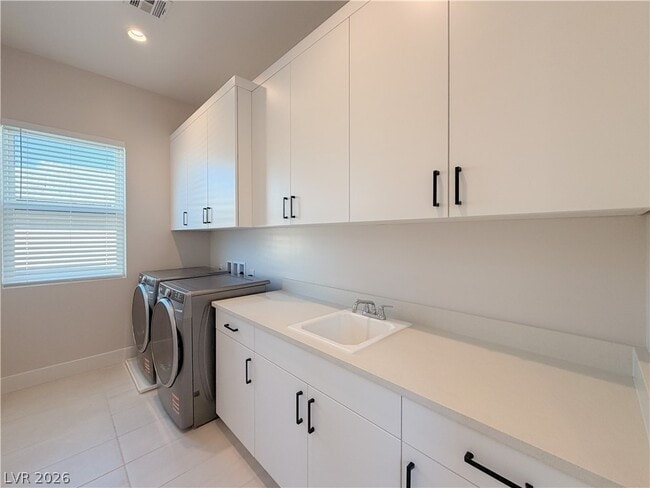 Building Photo - 10761 Canyon Bloom Dr