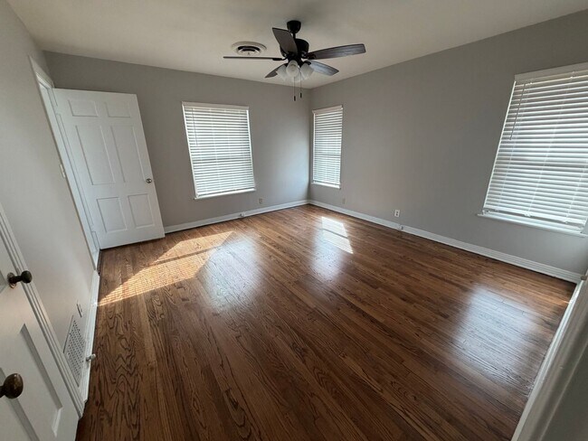 Building Photo - 3601 Norfolk Rd