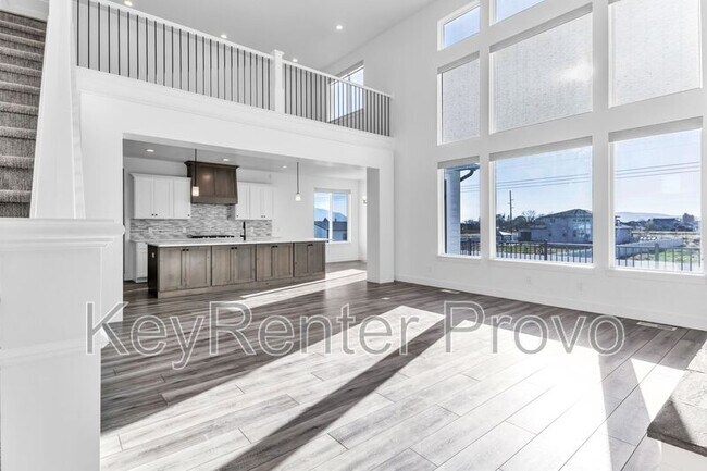 Building Photo - 275 N 600 W