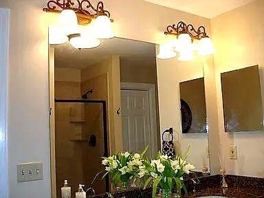 Building Photo - 1010 Ariel Ln