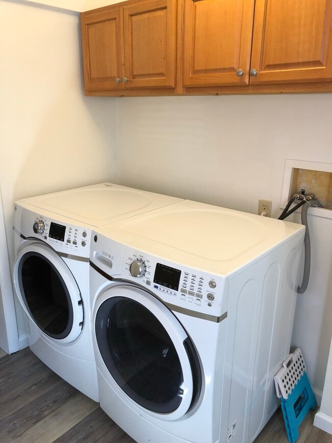 Building Photo - 119 Hudson St