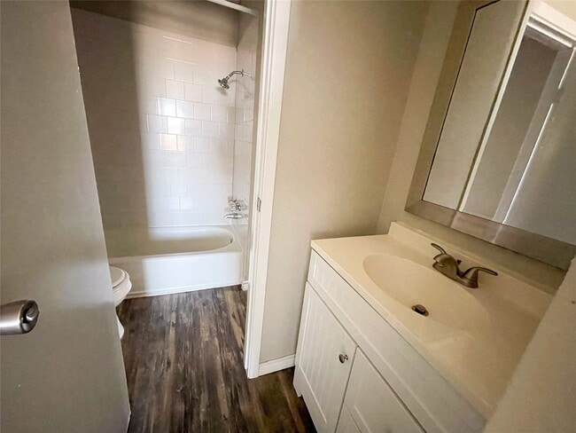 Building Photo - 4612 W Orange St