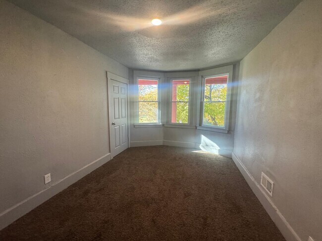 Building Photo - 4774 Belvidere St