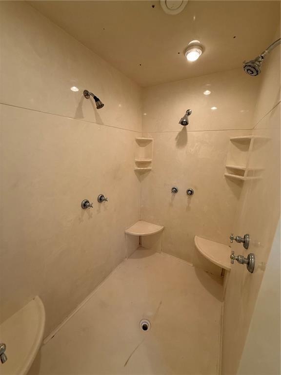Building Photo - 5011 Highcrest Dr